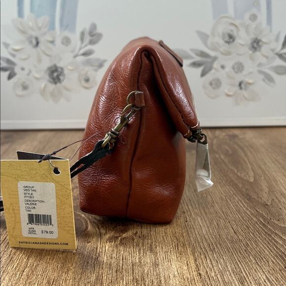 Patricia Nash Valerie Tan Leather Clutch Wristlet - Picture 7 of 11